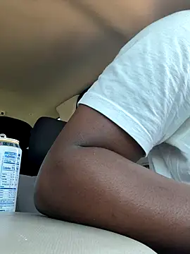 Snapshot of Festivitiesking1 chatting on 4, 10, 2025 Festivitiesking1 online show from 4, 10, 2025