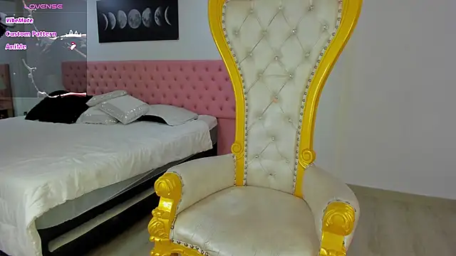 Latrellx7 online show from 6, 1, 2025