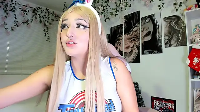 julyana  online show from 4, 1, 2025