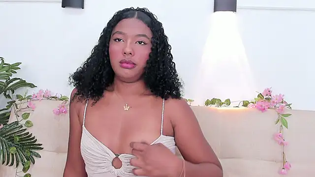 emma curlsss online show from 11, 12, 2024