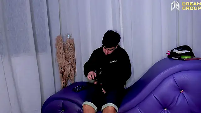 Yourslust  online show from 26, 10, 2025