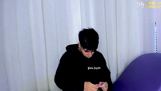 Yourslust  online show from 27, 10, 2025