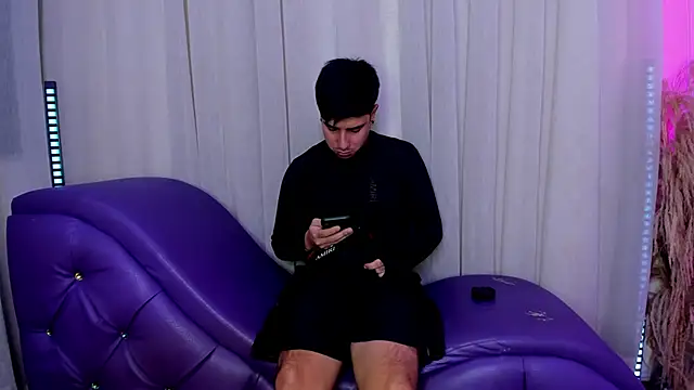 Yourslust  online show from 1, 2, 2026