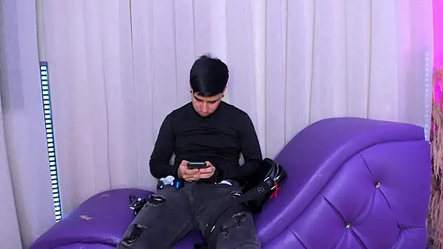 Yourslust  online show from 6, 2, 2026