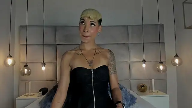 MiaMorgan  online show from 26, 1, 2025