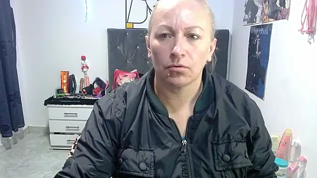 emperabigbootybigass online show from 14, 5, 2026