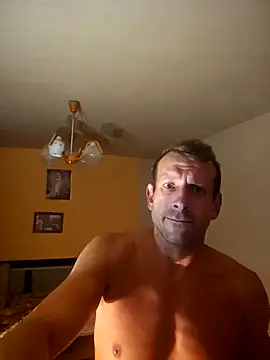 Snapshot of DonCristian chatting on 28, 9, 2025 DonCristian online show from 28, 9, 2025