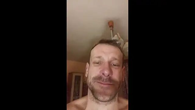 Snapshot of DonCristian chatting on 21, 12, 2025 DonCristian online show from 21, 12, 2025