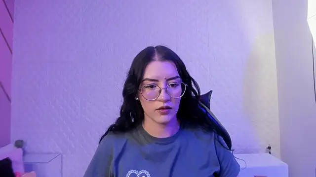 Violetaa diazz online show from 8, 7, 2026