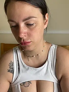 Snapshot of Lola_Hale chatting on 21, 6, 2026 Lola Hale online show from 21, 6, 2026