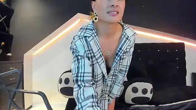 Snapshot of Coral_Gibson chatting on 25, 1, 2025 Coral Gibson online show from 25, 1, 2025