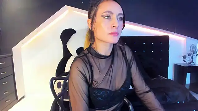 Snapshot of Coral_Gibson chatting on 6, 2, 2025 Coral Gibson online show from 6, 2, 2025