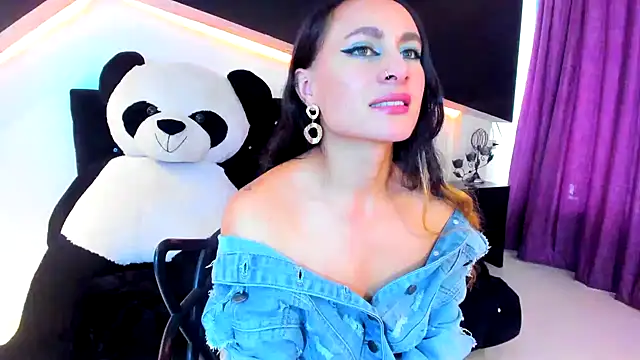 Snapshot of Coral_Gibson chatting on 12, 2, 2025 Coral Gibson online show from 12, 2, 2025