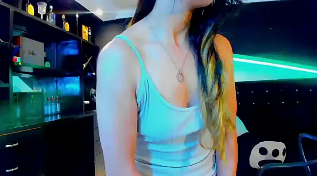 Snapshot of Coral_Gibson chatting on 4, 3, 2025 Coral Gibson online show from 4, 3, 2025