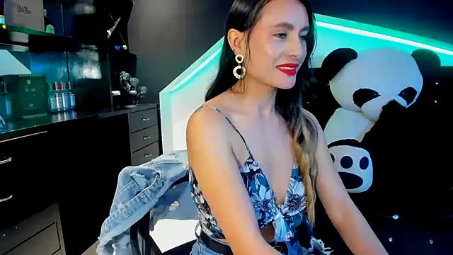 Snapshot of Coral_Gibson chatting on 7, 3, 2025 Coral Gibson online show from 7, 3, 2025