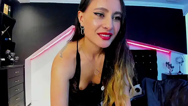 Snapshot of Coral_Gibson chatting on 18, 3, 2025 Coral Gibson online show from 18, 3, 2025