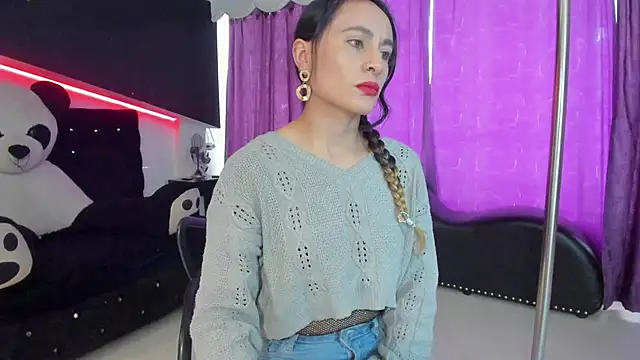 Snapshot of Coral_Gibson chatting on 17, 9, 2025 Coral Gibson online show from 17, 9, 2025