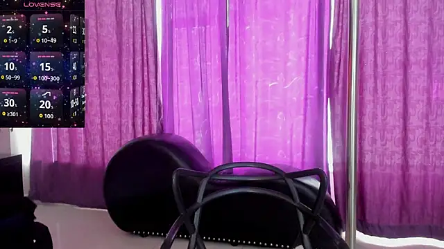 Snapshot of Coral_Gibson chatting on 6, 10, 2025 Coral Gibson online show from 6, 10, 2025