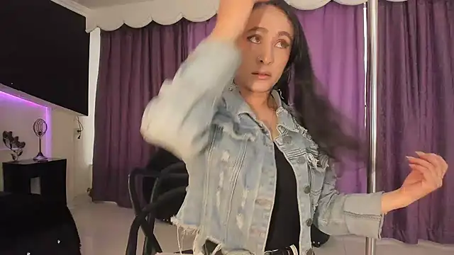 Coral Gibson online show from 18, 3, 2026