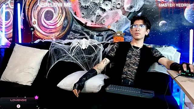 Snapshot of Yedrix chatting on 24, 10, 2025 Yedrix online show from 24, 10, 2025