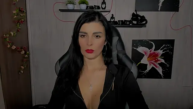 KayWuds online show from 6, 12, 2024