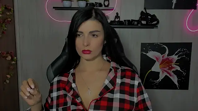 KayWuds online show from 7, 12, 2024