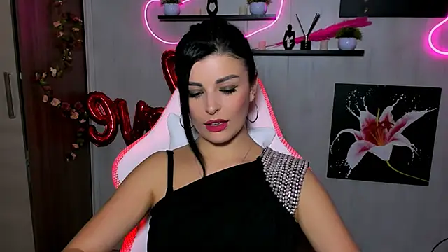 KayWuds online show from 7, 3, 2025