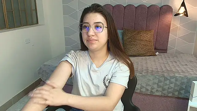 Aly Cute  online show from 10, 12, 2024