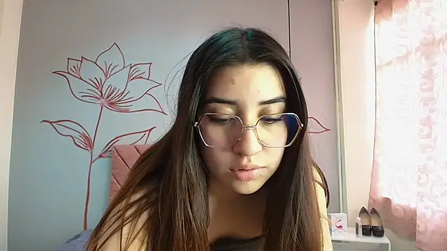 Aly Cute  online show from 12, 12, 2024