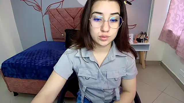 Aly Cute  online show from 6, 1, 2025