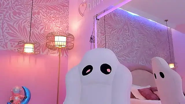 EmilyCollinss1 online show from 18, 12, 2025