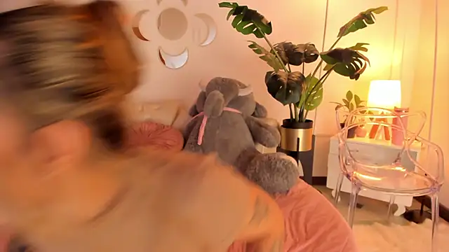 Mollymoon1 online show from 14, 2, 2026