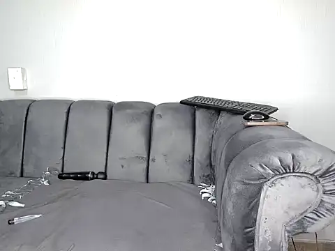 Pearl 00 online show from 12, 11, 2025