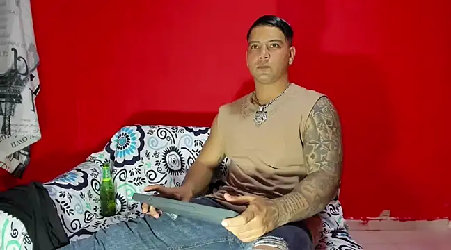 Snapshot of paul_luis chatting on 21, 2, 2025 paul luis online show from 21, 2, 2025