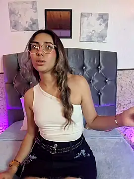 Snapshot of Scarlett_Khan chatting on 2, 1, 2025 Scarlett Khan online show from 2, 1, 2025