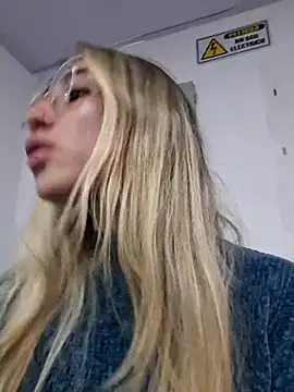 Snapshot of Scarlett_Khan chatting on 22, 2, 2025 Scarlett Khan online show from 22, 2, 2025