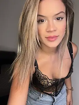 Snapshot of Alisha-Bond chatting on 23, 7, 2026 Alisha-Bond online show from 23, 7, 2026