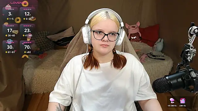 Snapshot of DivaMarisa chatting on 23, 11, 2025 DivaMarisa online show from 23, 11, 2025