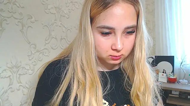 Snapshot of DolphinDreams chatting on 18, 4, 2026 DolphinDreams online show from 18, 4, 2026