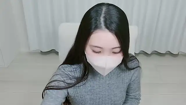 Snapshot of yuki_room chatting on 3, 10, 2025 yuki room online show from 3, 10, 2025