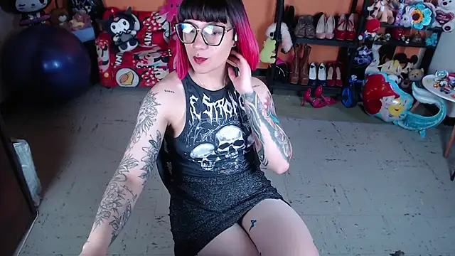 MissMiia2 online show from 10, 11, 2025