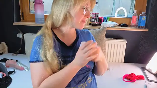 SherryOutdoor1 online show from 22, 12, 2025