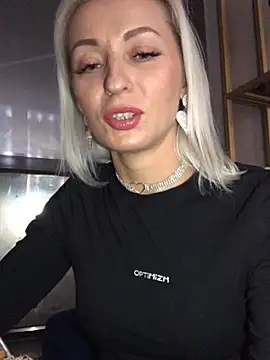 Diamond Bunny  online show from 23, 12, 2024