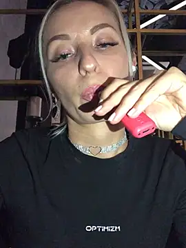 Diamond Bunny  online show from 24, 12, 2024