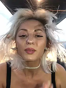 Diamond Bunny  online show from 26, 12, 2024