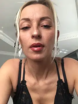 Diamond Bunny  online show from 4, 2, 2025