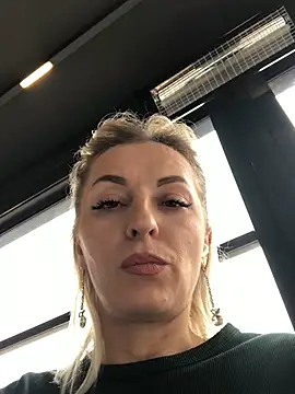 Diamond Bunny  online show from 19, 3, 2025