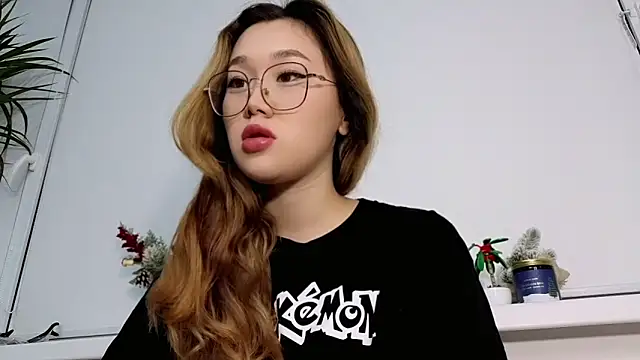 Jennatyan online show from 5, 12, 2025