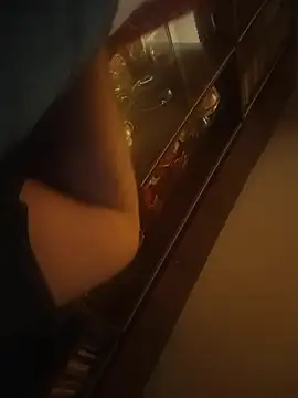 yukka4413 online show from 7, 1, 2025