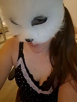 Hexe12346 online show from 11, 4, 2026